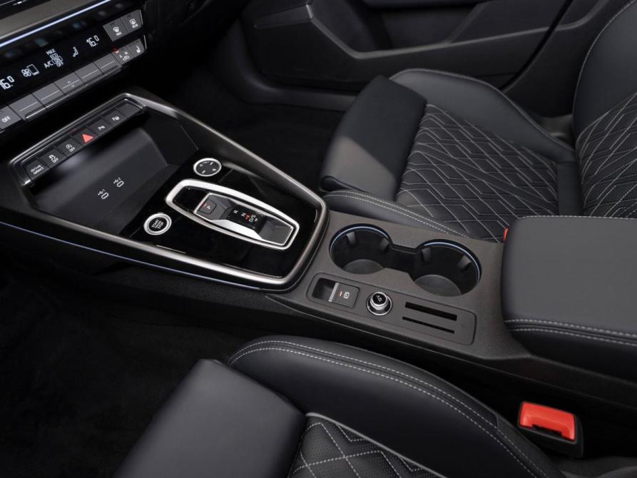 Audi A3 IV (8Y) Рестайлинг Москва  - изображение 15