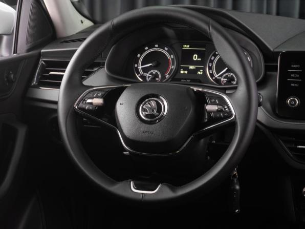 Skoda Rapid II с пробегом 2021 года, цена 1 525 000 рублей, 96112 км, лифтбек, Автокод Объявления