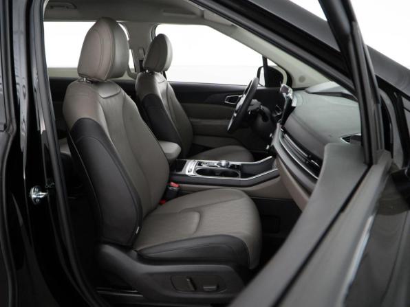 Kia Carnival IV Рестайлинг с пробегом 2025 года, цена 6 098 999 рублей, 10027 км, минивэн, Автокод Объявления