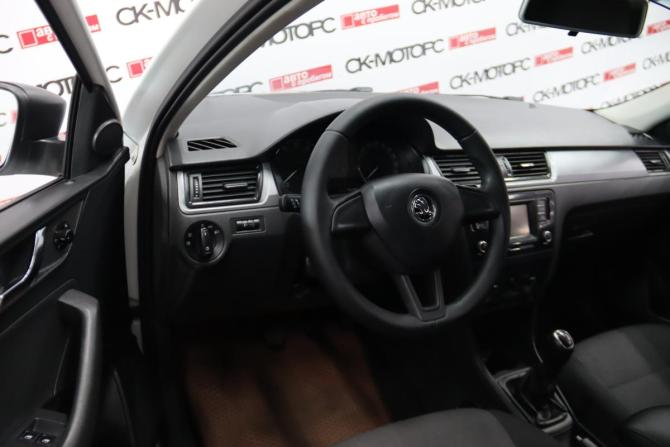 Skoda Rapid I с пробегом 2016 года, цена 825 450 рублей, 240120 км, лифтбек, Автокод Объявления
