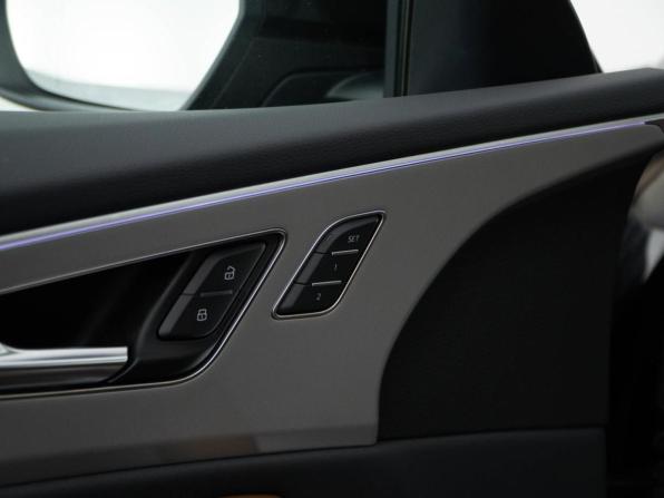Audi Q8 I (4M) с пробегом 2023 года, цена 10 176 046 рублей, 30 км, внедорожник, Автокод Объявления