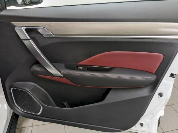 Geely Coolray I с пробегом 2023 года, цена 1 840 000 рублей, 28615 км, внедорожник, Автокод Объявления