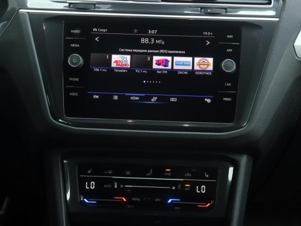 Volkswagen Tiguan II Рестайлинг с пробегом 2021 года, цена 2 572 000 рублей, 106855 км, внедорожник, Автокод Объявления