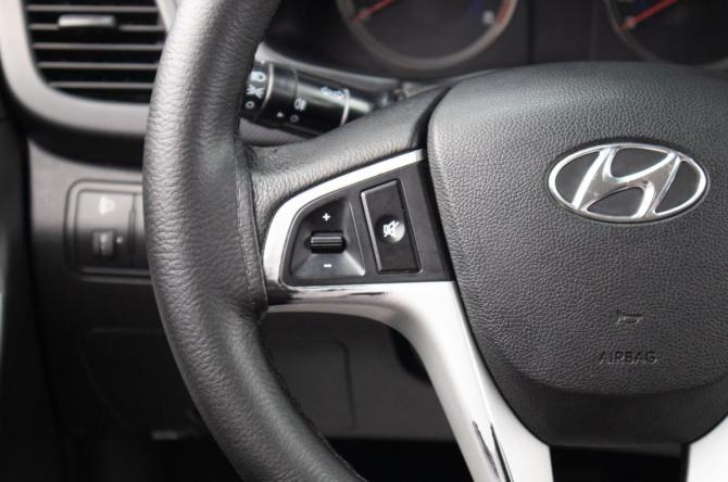 Hyundai Solaris I с пробегом 2012 года, цена 759 000 рублей, 172384 км, седан, Автокод Объявления