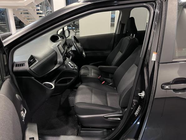 Toyota Sienta II Рестайлинг с пробегом 2020 года, цена 1 859 000 рублей, 66650 км, компактвэн, Автокод Объявления
