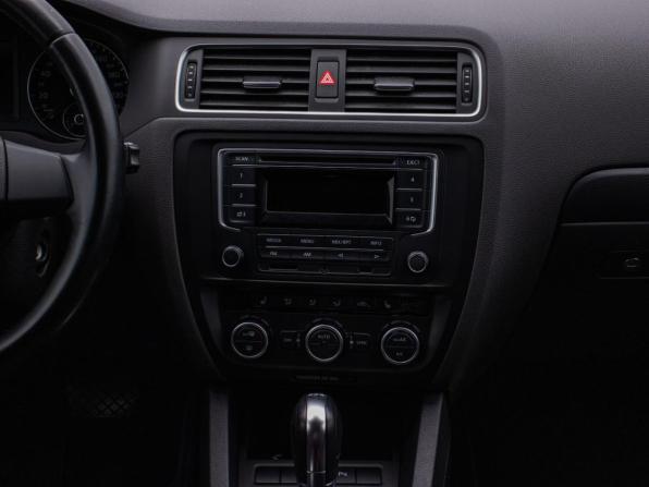 Volkswagen Jetta VI Рестайлинг с пробегом 2014 года, цена 915 000 рублей, 224257 км, седан, Автокод Объявления