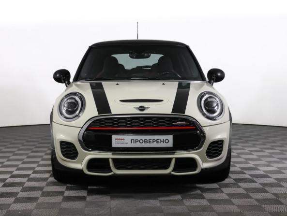 Mini Hatch III (F55/F56) Рестайлинг с пробегом 2018 года, цена 3 019 500 рублей, 49500 км, хэтчбек, Автокод Объявления