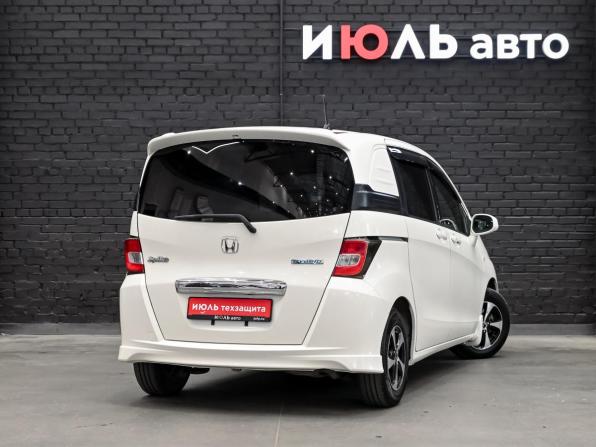 Honda Freed I с пробегом 2011 года, цена 1 100 000 рублей, 217011 км, компактвэн, Автокод Объявления