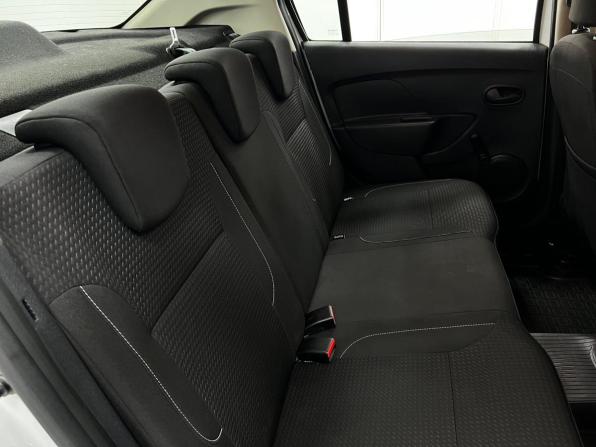 Renault Logan II Рестайлинг с пробегом 2022 года, цена 1 070 000 рублей, 66208 км, седан, Автокод Объявления
