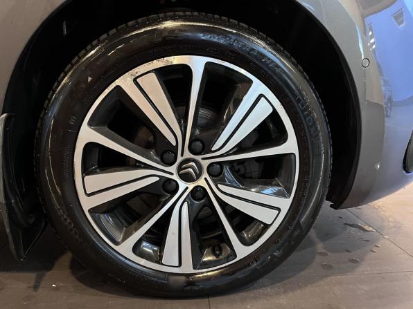 Citroen C4 SpaceTourer I с пробегом 2018 года, цена 1 675 000 рублей, 195912 км, компактвэн, Автокод Объявления