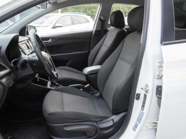Hyundai Solaris II с пробегом 2017 года, цена 1 099 000 рублей, 227907 км, седан, Автокод Объявления