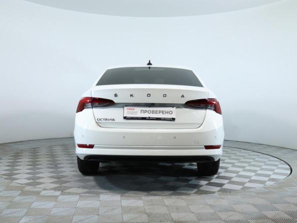 Skoda Octavia IV (A8) с пробегом 2022 года, цена 1 999 990 рублей, 79701 км, лифтбек, Автокод Объявления