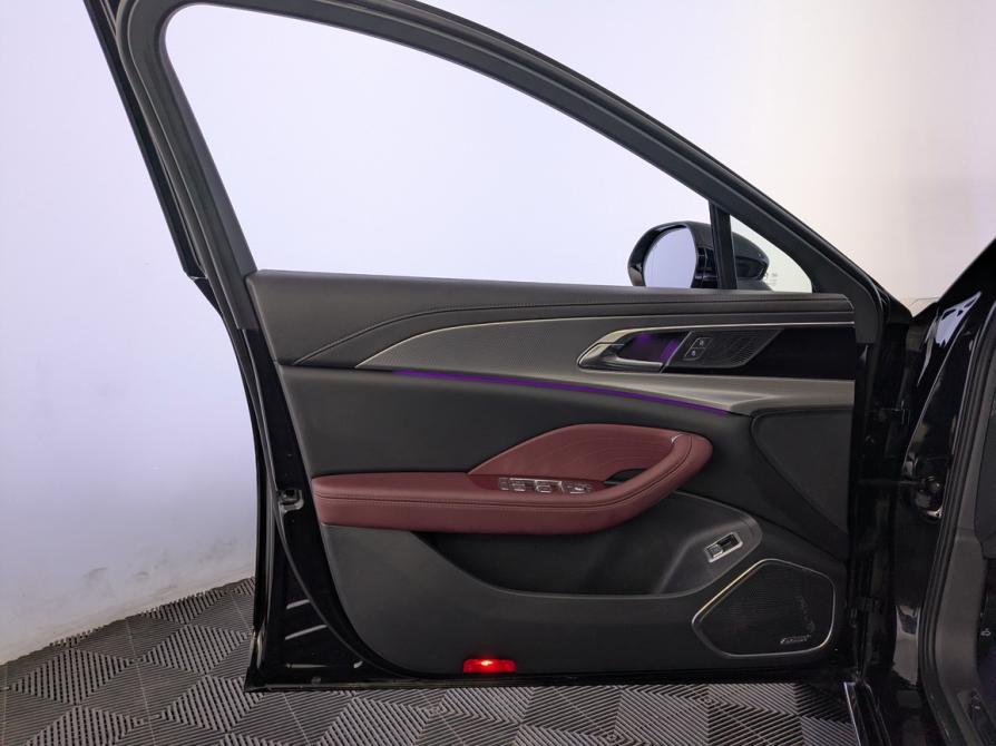 Hongqi H5 II Москва  - изображение 19
