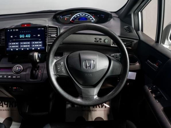 Honda Freed I Рестайлинг с пробегом 2013 года, цена 1 250 000 рублей, 72696 км, компактвэн, Автокод Объявления