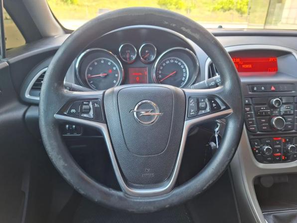 Opel Astra J с пробегом 2012 года, цена 580 000 рублей, 235000 км, хэтчбек, Автокод Объявления
