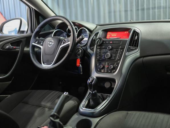 Opel Astra J Рестайлинг с пробегом 2012 года, цена 749 000 рублей, 184332 км, хэтчбек, Автокод Объявления