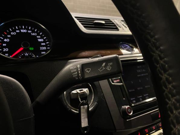 Volkswagen Passat B7 с пробегом 2013 года, цена 1 150 000 рублей, 225544 км, седан, Автокод Объявления