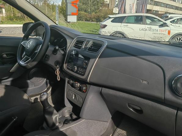 Renault Sandero II Рестайлинг с пробегом 2020 года, цена 1 335 000 рублей, 80000 км, хэтчбек, Автокод Объявления