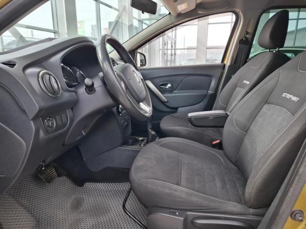 Renault Sandero II с пробегом 2017 года, цена 1 019 000 рублей, 135000 км, хэтчбек, Автокод Объявления