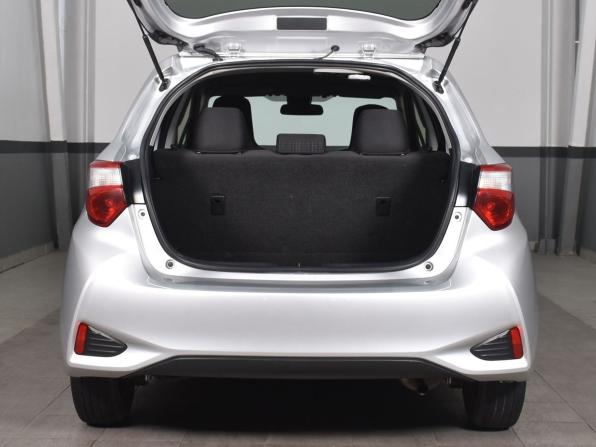 Toyota Vitz III (XP130) Рестайлинг 2 с пробегом 2018 года, цена 919 999 рублей, 114415 км, хэтчбек, Автокод Объявления