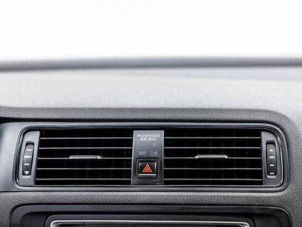 Volkswagen Jetta VI с пробегом 2015 года, цена 898 000 рублей, 140493 км, седан, Автокод Объявления
