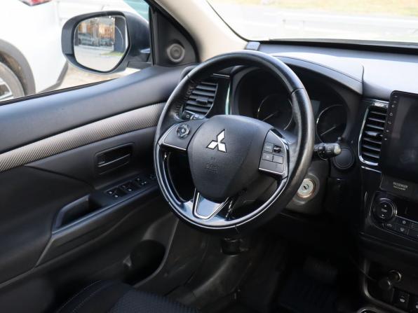 Mitsubishi Outlander III Рестайлинг 3 с пробегом 2018 года, цена 1 785 000 рублей, 48496 км, внедорожник, Автокод Объявления