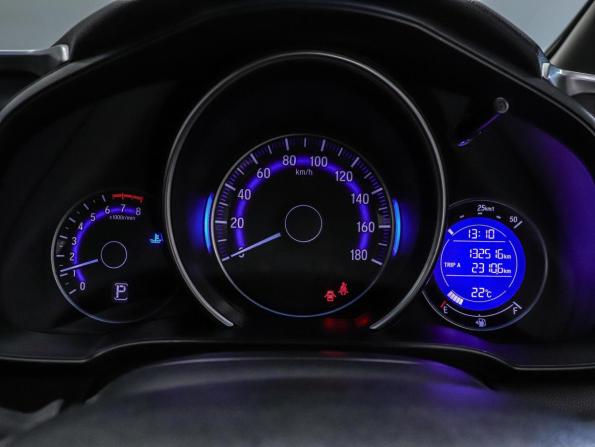 Honda Fit III с пробегом 2013 года, цена 950 000 рублей, 132516 км, хэтчбек, Автокод Объявления