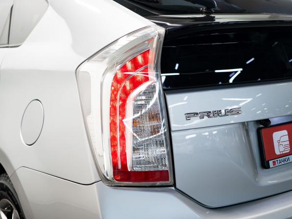 Toyota Prius III Рестайлинг (XW30) с пробегом 2015 года, цена 1 330 000 рублей, 157600 км, лифтбек, Автокод Объявления