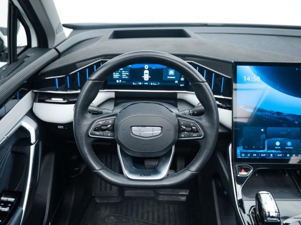 Geely Atlas II с пробегом 2024 года, цена 3 127 850 рублей, 28500 км, внедорожник, Автокод Объявления