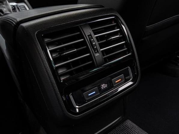 Volkswagen Passat B8 с пробегом 2018 года, цена 1 935 000 рублей, 167319 км, универсал, Автокод Объявления