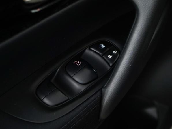 Nissan Qashqai II с пробегом 2018 года, цена 1 798 999 рублей, 141741 км, внедорожник, Автокод Объявления