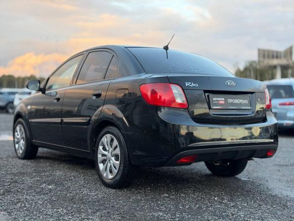 Kia Rio II Рестайлинг с пробегом 2010 года, цена 445 000 рублей, 242119 км, седан, Автокод Объявления