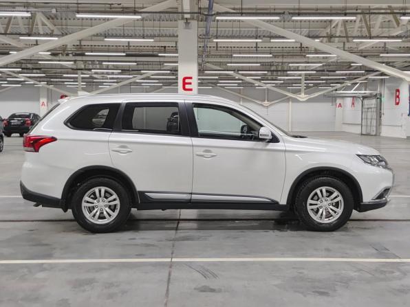 Mitsubishi Outlander III Рестайлинг 3 с пробегом 2018 года, цена 1 599 000 рублей, 200290 км, внедорожник, Автокод Объявления