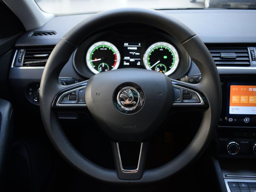 Skoda Octavia III (A7) Рестайлинг Челябинск  - изображение 12
