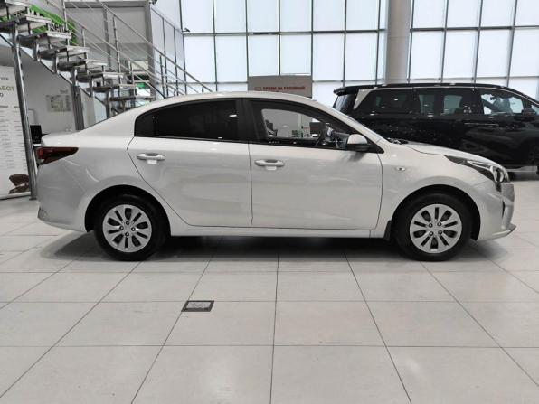 Kia Rio IV Рестайлинг с пробегом 2021 года, цена 1 699 000 рублей, 49044 км, седан, Автокод Объявления