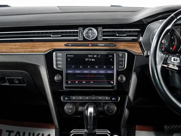Volkswagen Passat B8 с пробегом 2015 года, цена 1 349 500 рублей, 147629 км, седан, Автокод Объявления