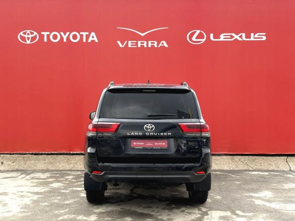 Toyota Land Cruiser 300 Series с пробегом 2022 года, цена 11 610 000 рублей, 67907 км, внедорожник, Автокод Объявления