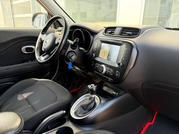 Kia Soul II Рестайлинг с пробегом 2018 года, цена 1 525 000 рублей, 135000 км, хэтчбек, Автокод Объявления