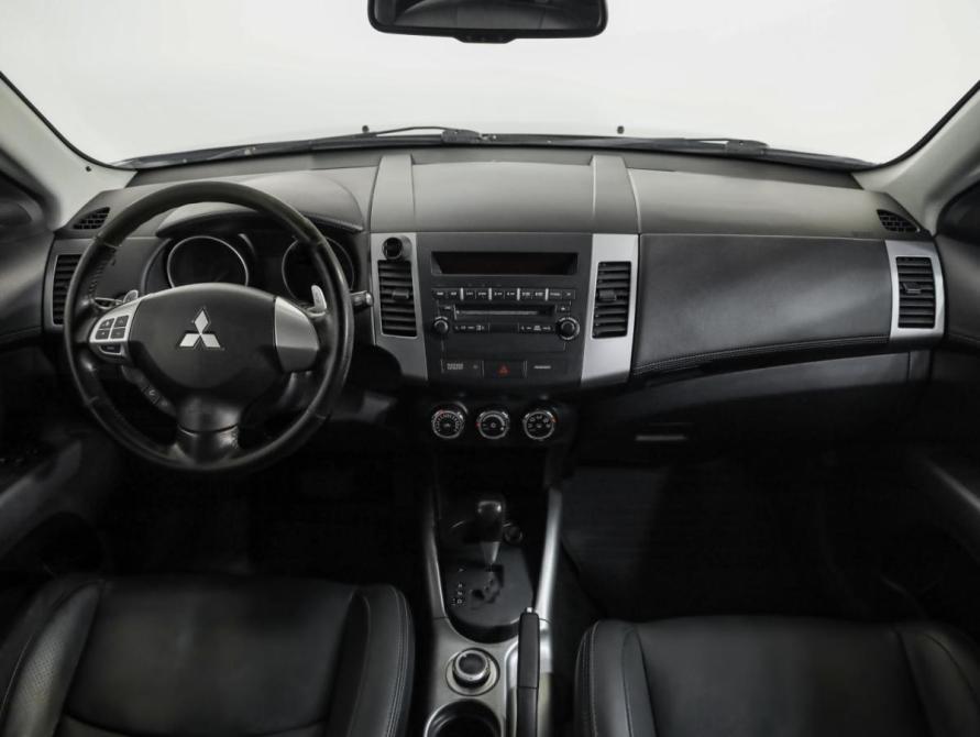 Mitsubishi Outlander II Рестайлинг Санкт-Петербург  - изображение 10