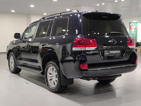 Toyota Land Cruiser 200 Series Рестайлинг 2 с пробегом 2018 года, цена 6 747 000 рублей, 151675 км, внедорожник, Автокод Объявления
