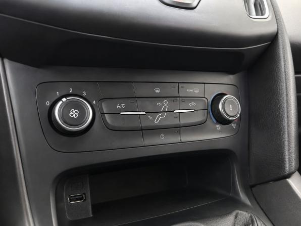 Ford Focus III Рестайлинг с пробегом 2015 года, цена 929 000 рублей, 126651 км, хэтчбек, Автокод Объявления