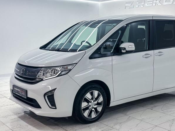 Honda Stepwgn V Рестайлинг с пробегом 2020 года, цена 2 250 000 рублей, 79000 км, минивэн, Автокод Объявления