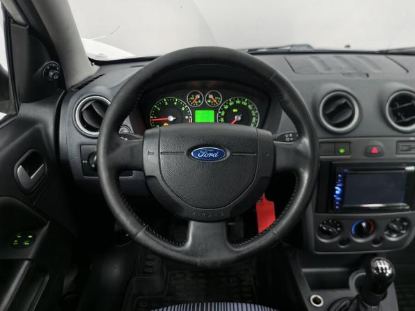 Ford Fusion I Рестайлинг с пробегом 2008 года, цена 249 000 рублей, 267000 км, хэтчбек, Автокод Объявления