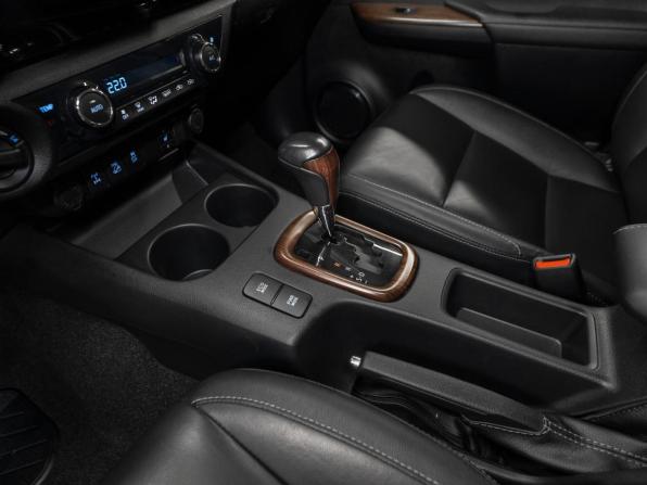 Toyota Hilux VIII с пробегом 2016 года, цена 3 980 000 рублей, 104593 км, пикап, Автокод Объявления