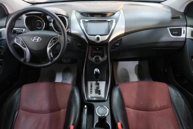 Hyundai Elantra V (MD) с пробегом 2012 года, цена 899 000 рублей, 178000 км, седан, Автокод Объявления