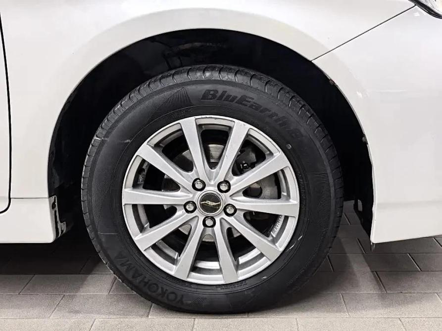 Toyota Prius III Рестайлинг (XW30) Барнаул  - изображение 6