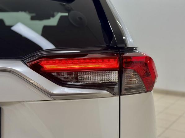 Toyota RAV4 V (XA50) с пробегом 2021 года, цена 4 009 000 рублей, 32080 км, внедорожник, Автокод Объявления