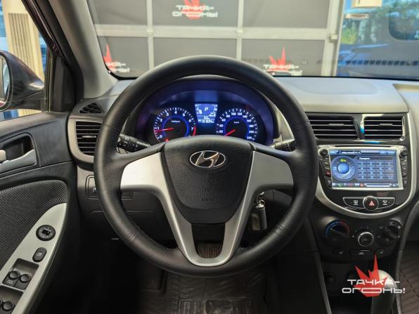Hyundai Solaris I с пробегом 2013 года, цена 798 000 рублей, 137000 км, седан, Автокод Объявления