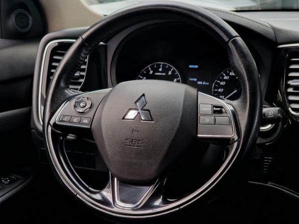 Mitsubishi Outlander III Рестайлинг 3 с пробегом 2022 года, цена 2 235 000 рублей, 124129 км, внедорожник, Автокод Объявления
