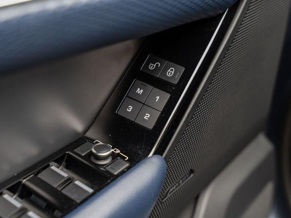 Land Rover Range Rover Velar I с пробегом 2018 года, цена 3 590 000 рублей, 103431 км, внедорожник, Автокод Объявления
